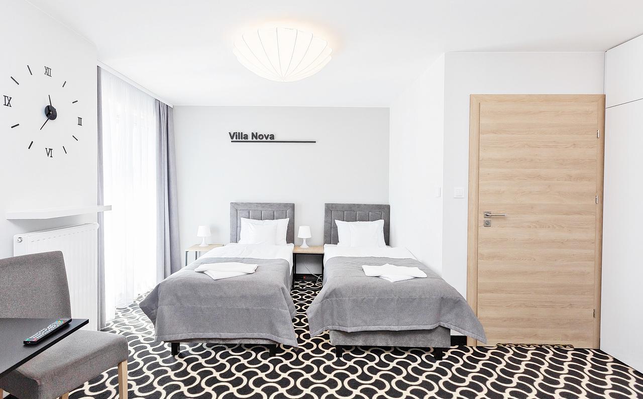 Twin Room,661046445:JPEG